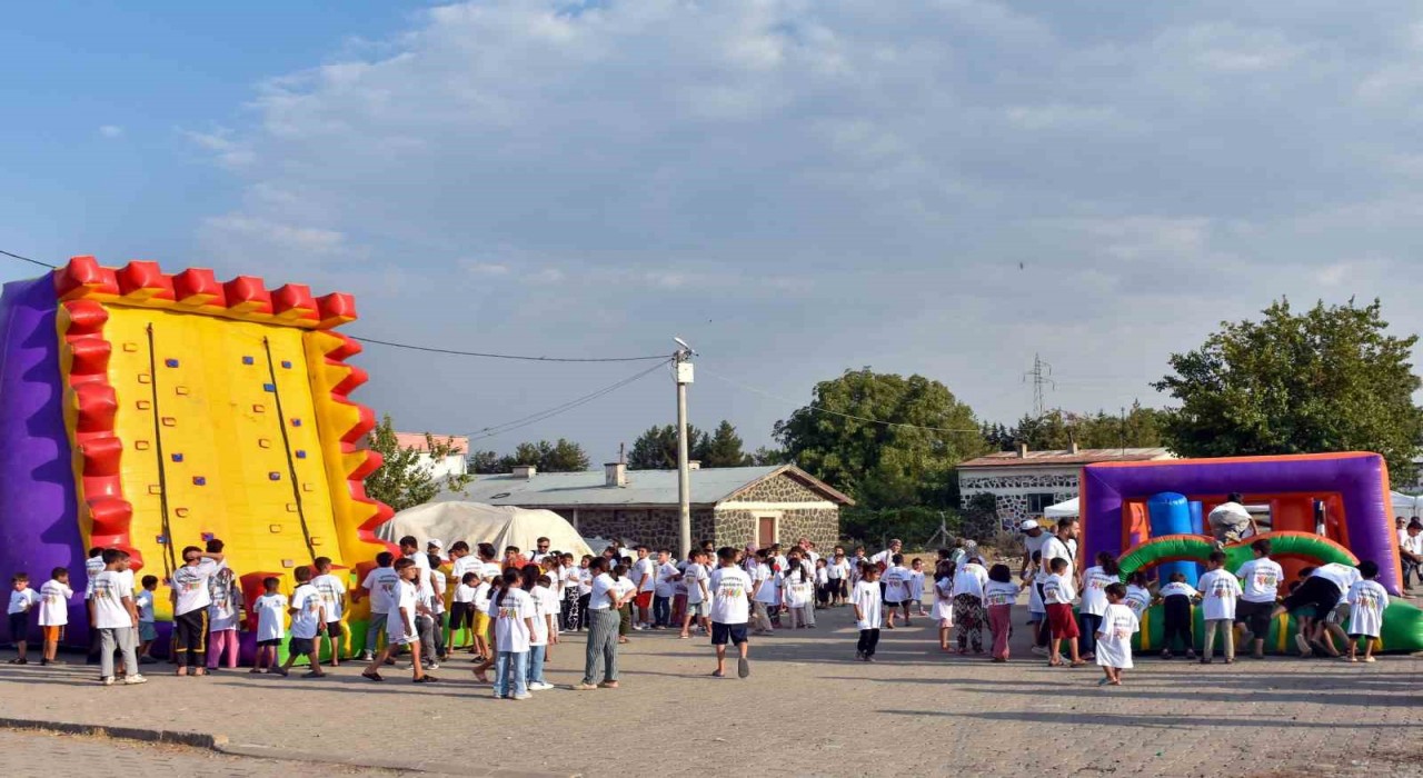 Diyarbakır Dokuzçeltik Mahallesindeki çocukların talebi yerine getirildi