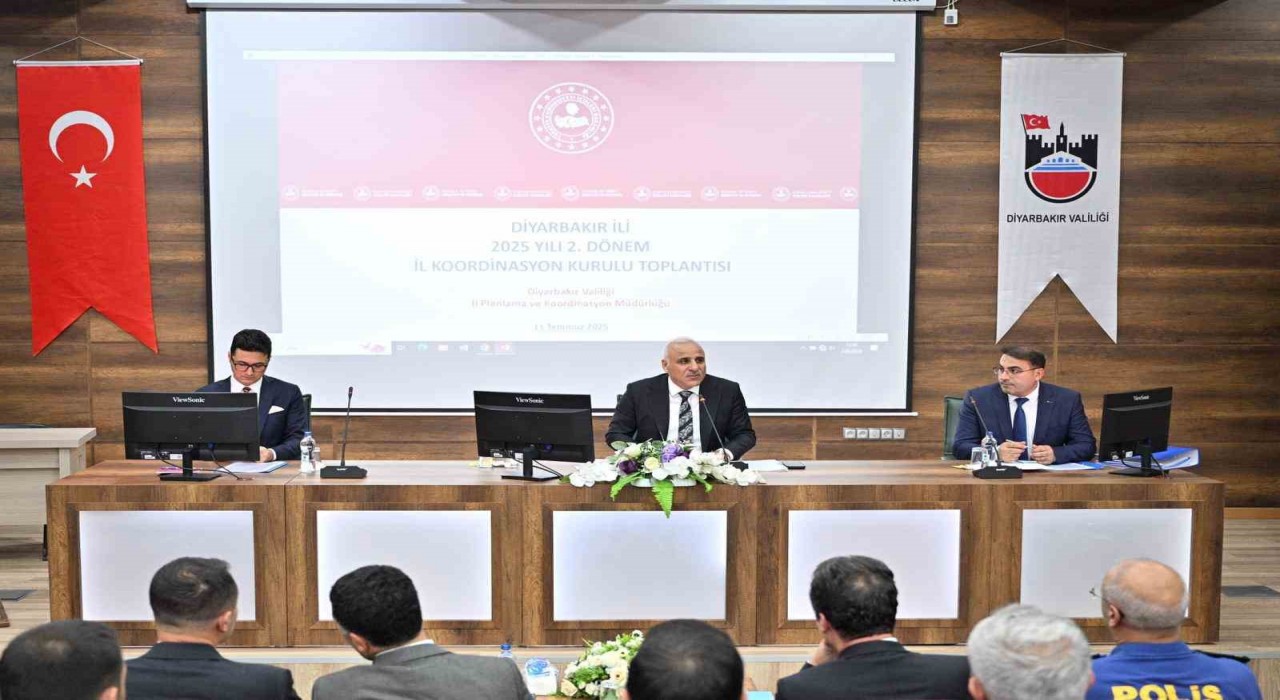 Diyarbakırda 299 milyar liralık kamu yatırımı masaya yatırıldı