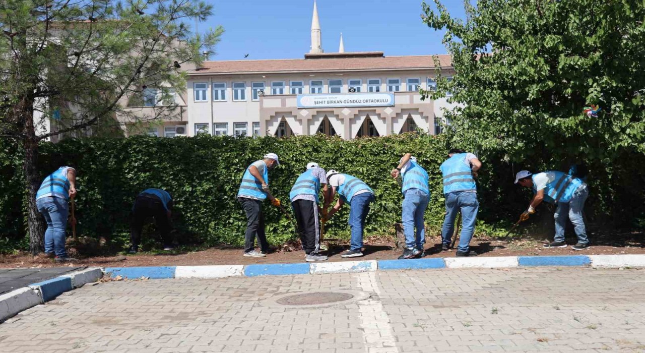 Diyarbakırda denetimli serbestlik yükümlüleri hem meslek öğreniyor, hem de kamu kurumlarının bakımlarını ücretsiz yapıyor