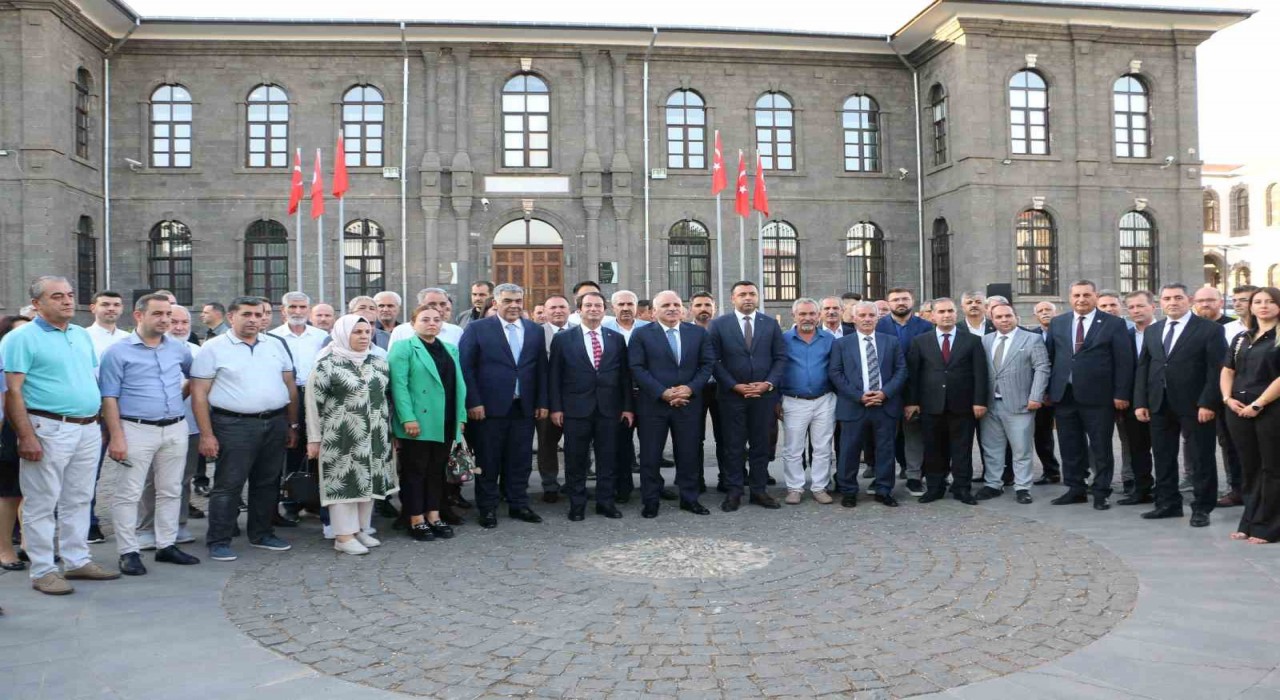 Diyarbakırda Srebrenitsa Soykırımı anısına fotoğraf sergisi açıldı
