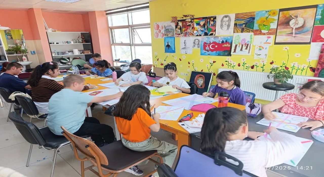 Doğubayazıtta hayal gücünü renklerle buluştur etkinliği