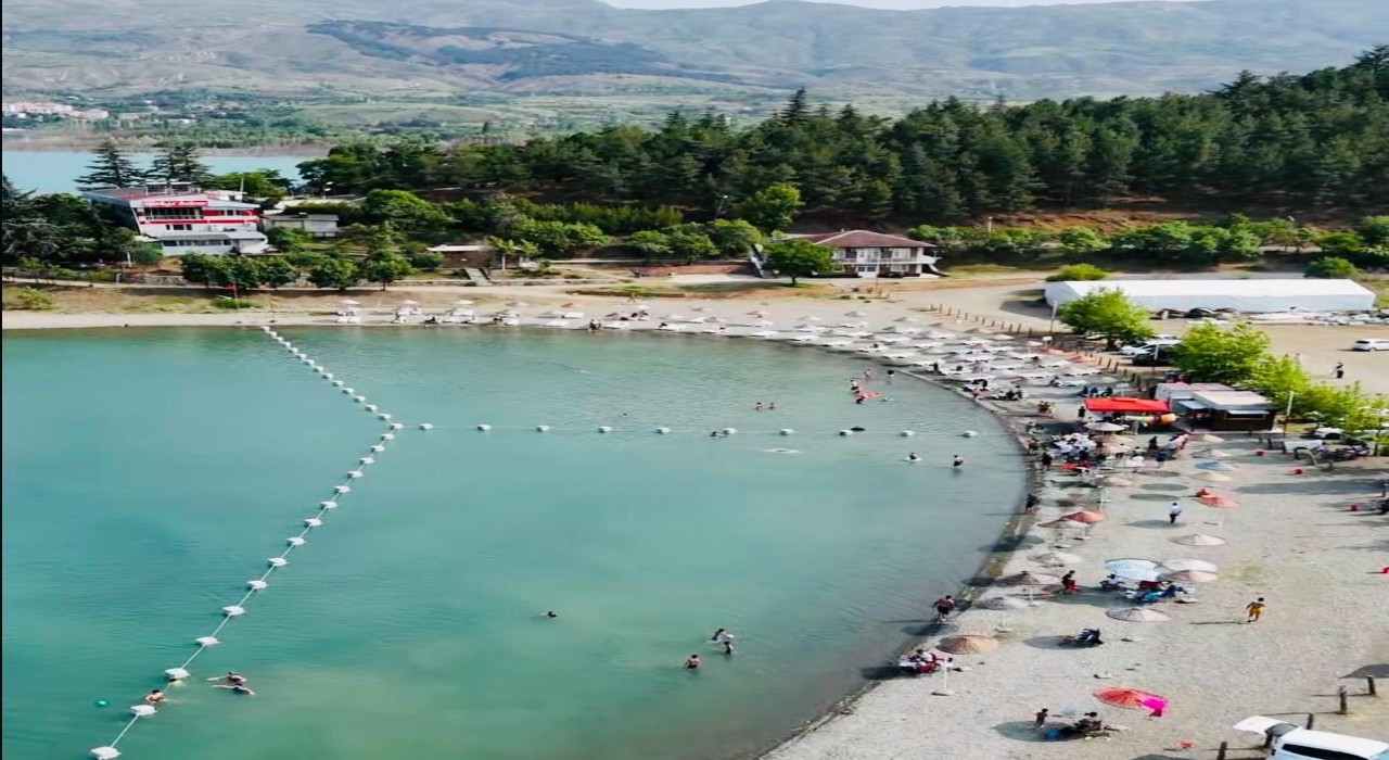 Doğunun İncisi Hazar Gölü, ziyaretçi akınına uğruyor