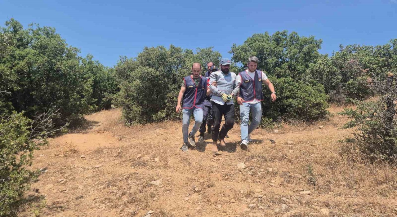 Donmamak için öldürdüğü hayvanların derisinden elbise yapıp 7 ay ormanda saklandı