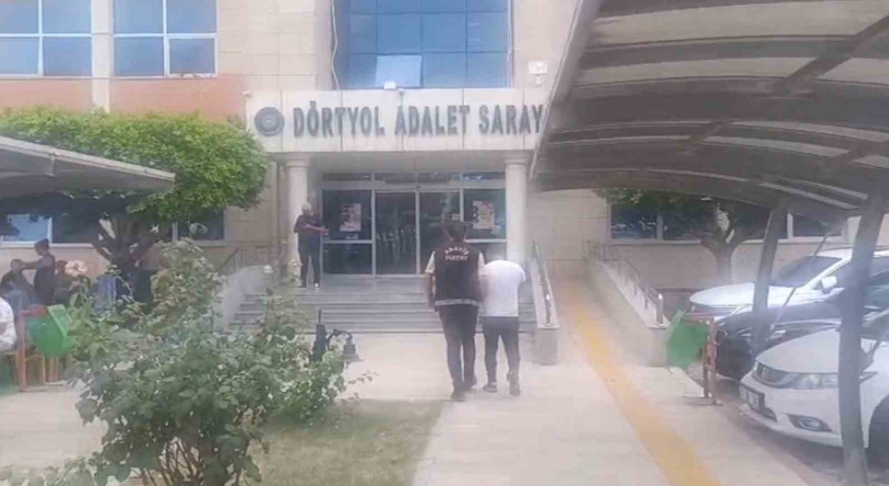 Dörtyolda hapis cezası ile aranan hırsızlık şüphelisi yakalandı
