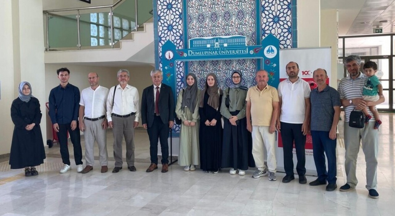 DPÜ İlahiyat Fakültesinin başarılı öğrencileri dil eğitimi için Ürdüne uğurladı