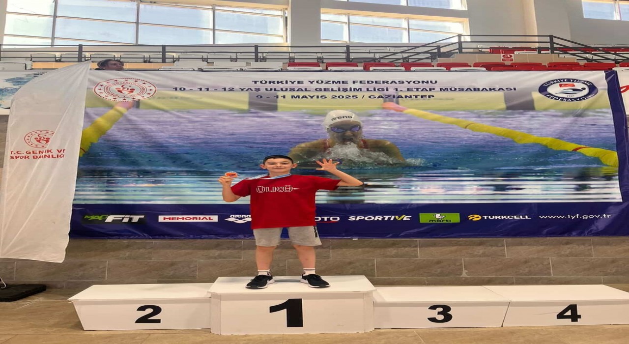 Dua Dorukhan Doğanay yüzmede ikinci gez Türkiye şampiyonu