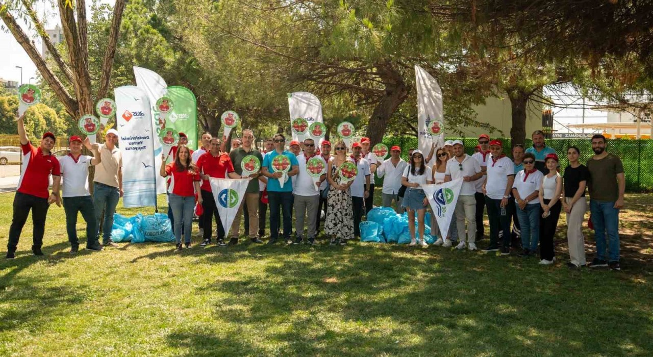 Dünya Doğa Koruma Gününde Aras Kargodan kıyı temizliğine destek