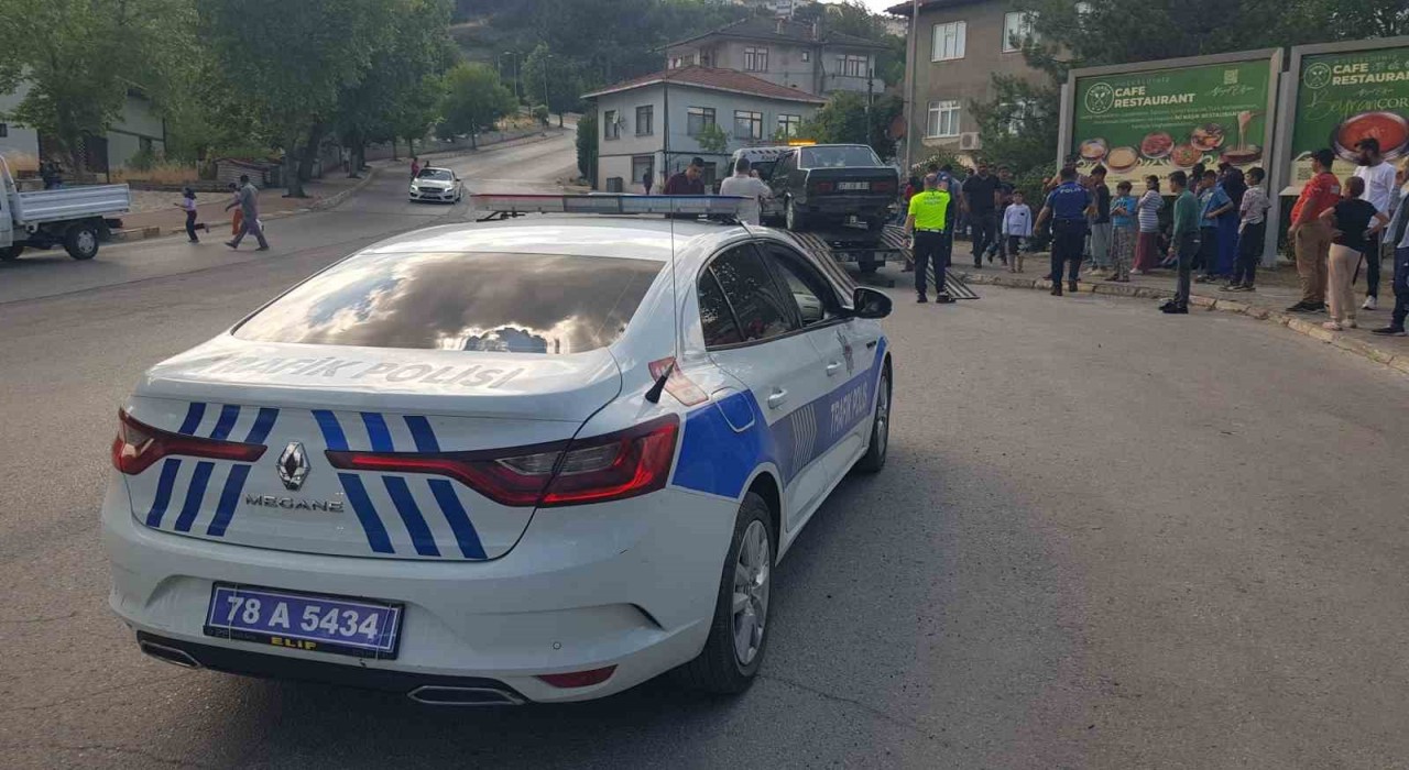 Dur ihtarına uymayıp 4 araca çarpan sürücüye 78 bin lira ceza kesildi