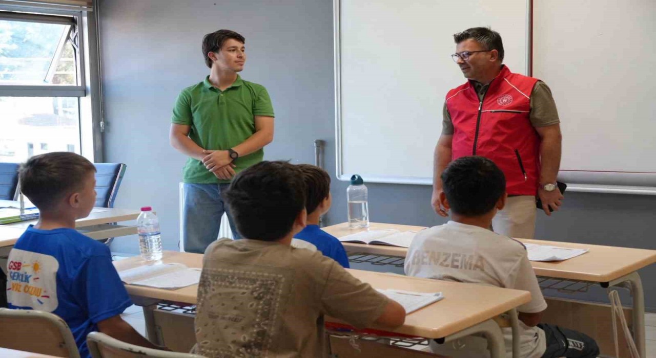 Düzcede çocuklar yaz tatilini dolu dolu geçiriyor