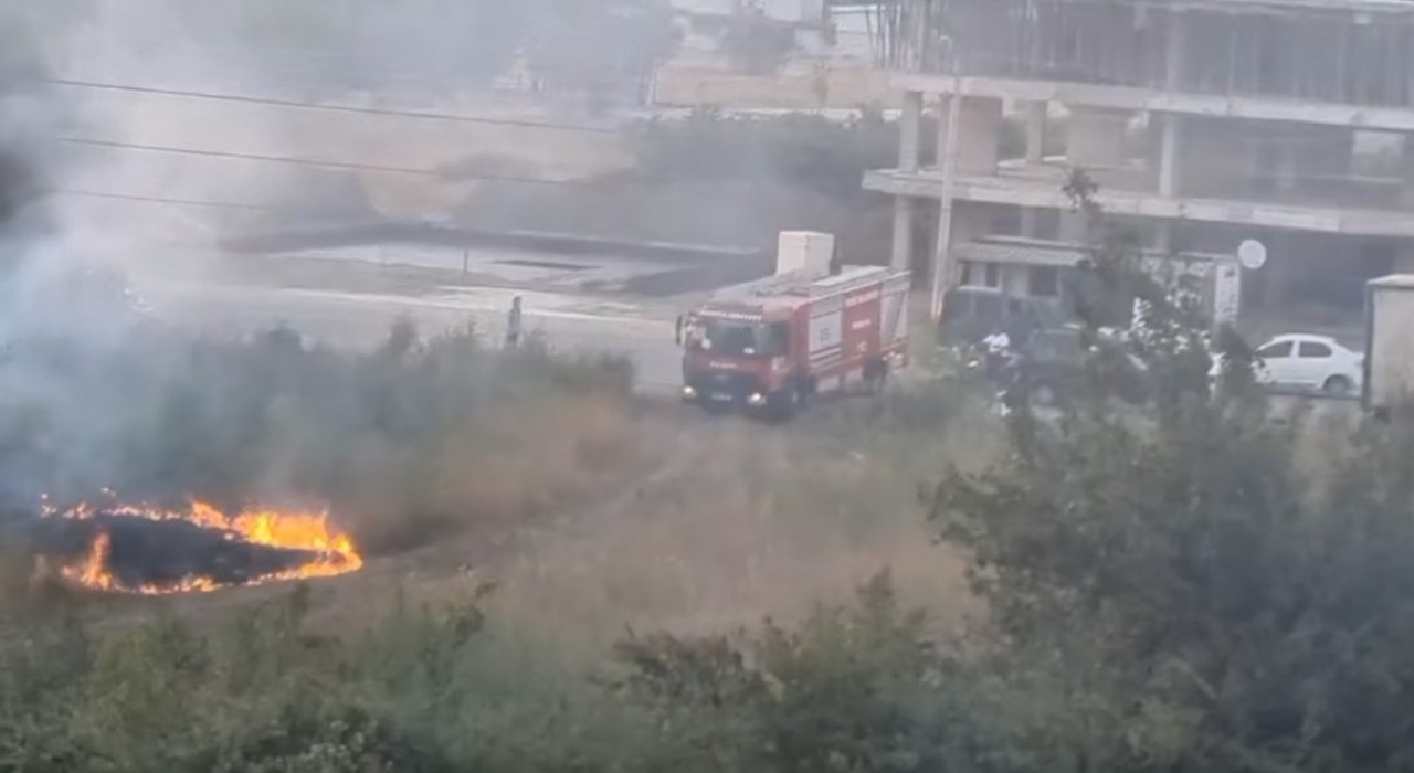 Düzcede iki farklı noktada çıkan anız yangını söndürüldü