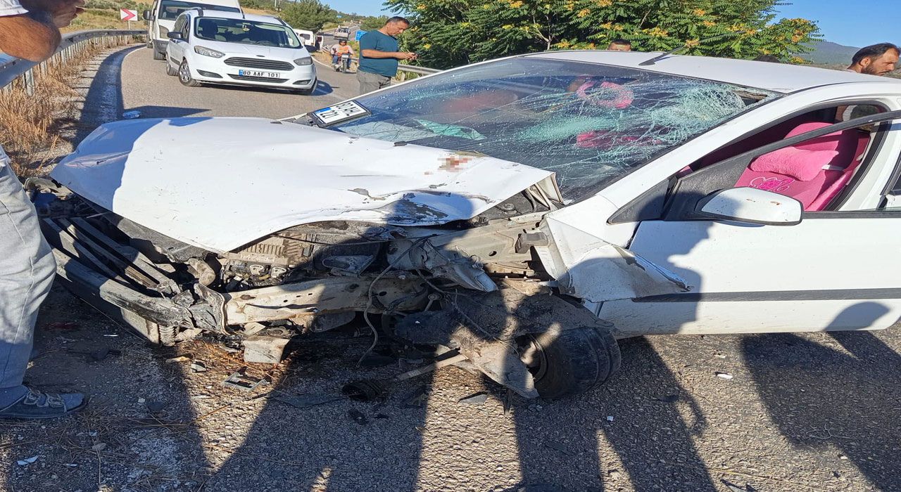 Düziçi'nde Otomobil ile Motosiklet Çarpıştı: 2 Yaralı
