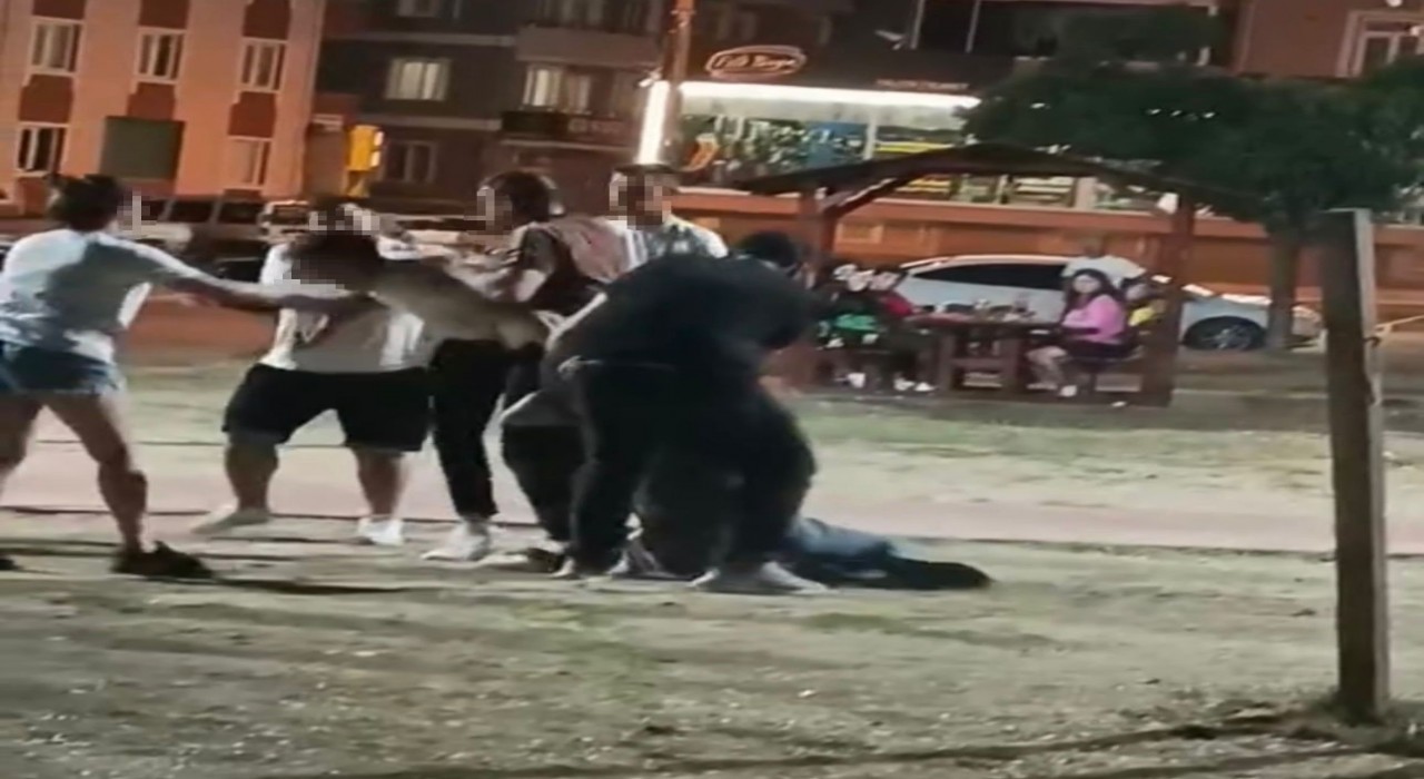 Edirnede tekmeli yumruklu kavga kamerada