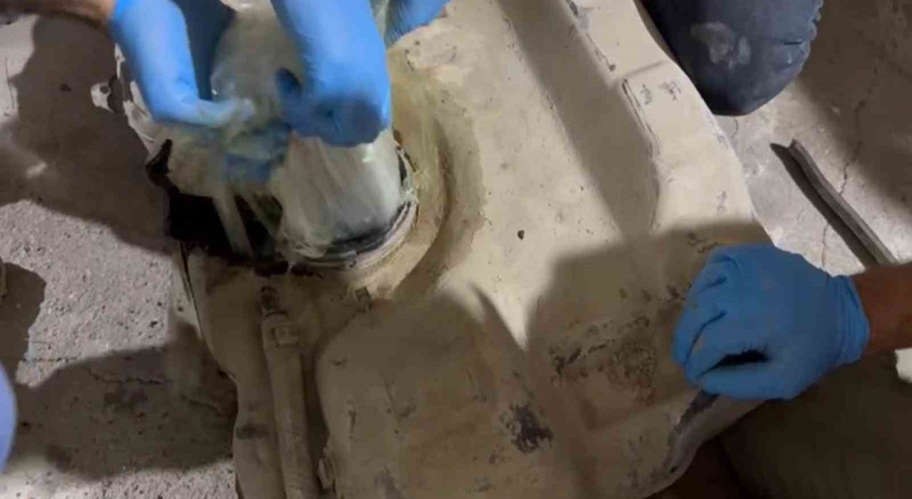 Ek mazot deposundan 20 kilogram esrar çıktı