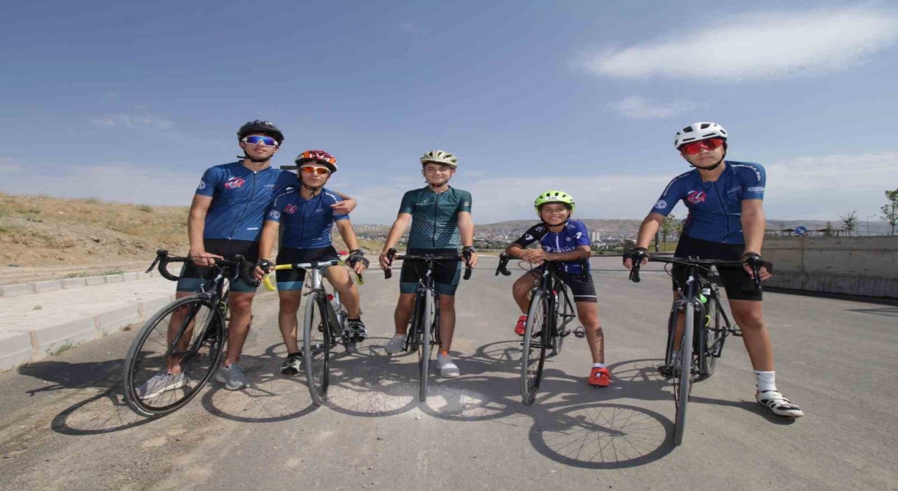 Elazığda 15 Temmuzda pedallar milli birlik için döndü