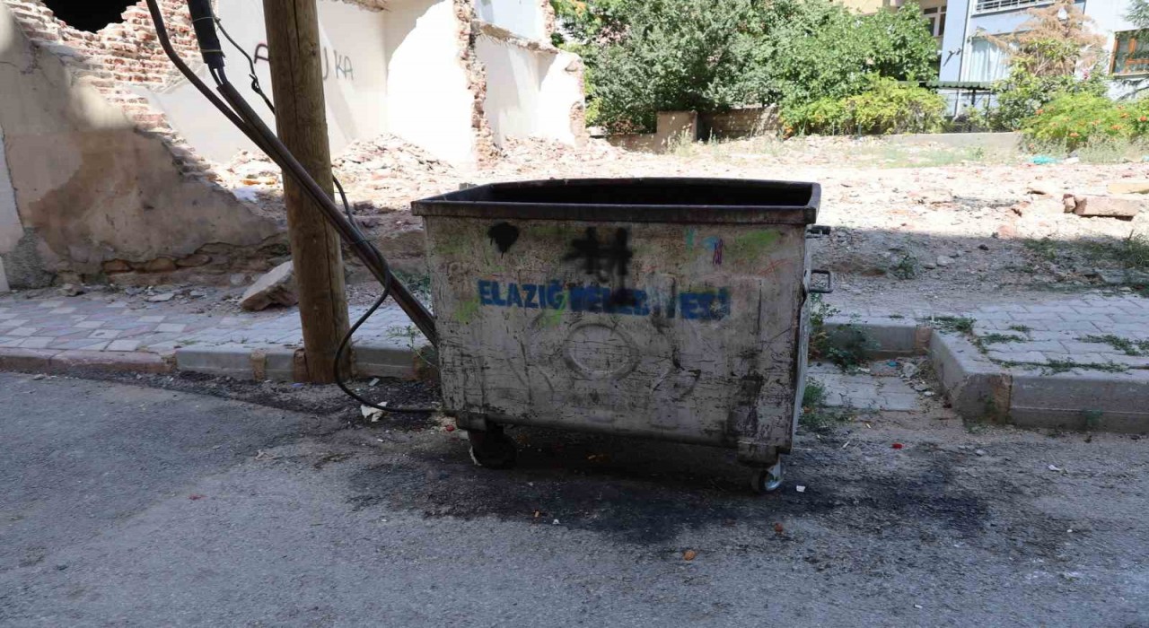 Elazığda çöp konteynerinde yeni doğmuş bebek bulundu