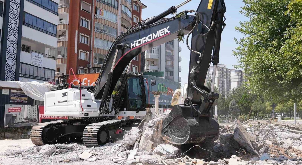 Elazığda Hazardağlı Kavşağı düzenleme çalışmaları başladı