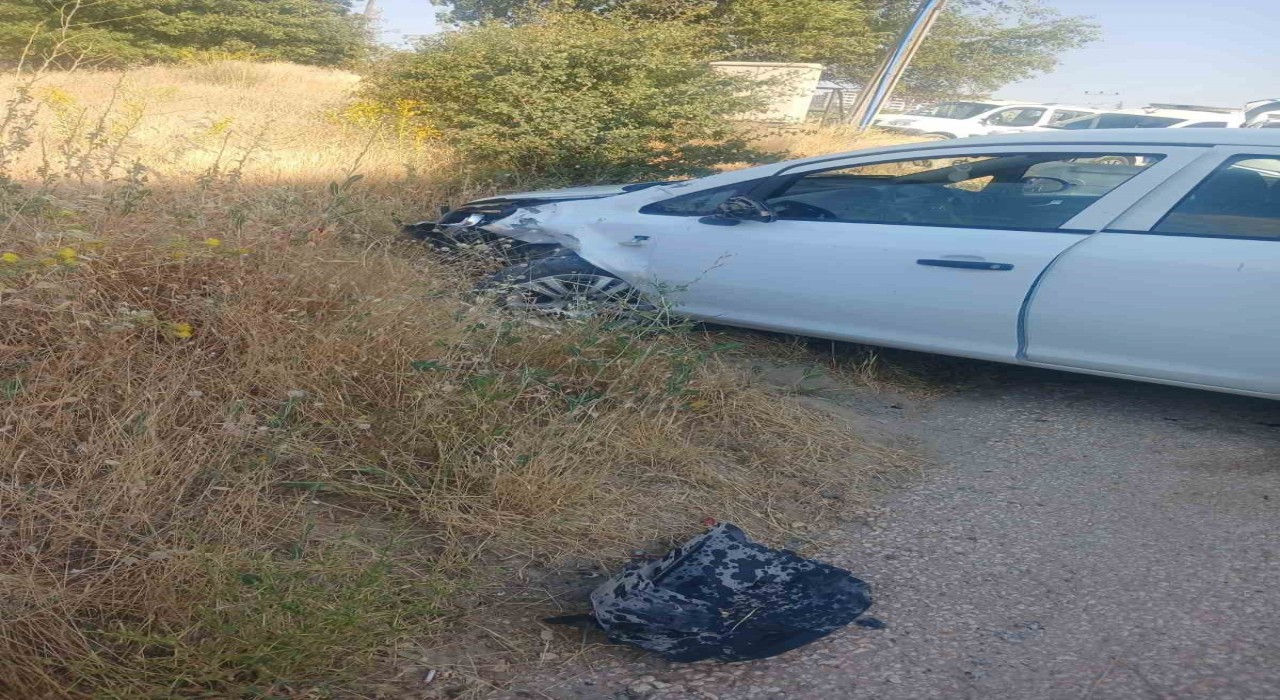 Elazığda otomobil ile motosiklet çarpıştı: 1i ağır 3 yaralı