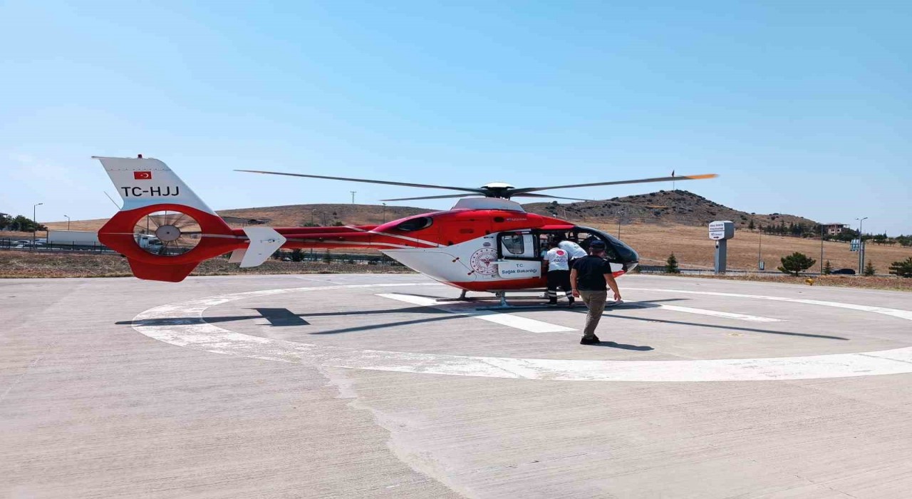 Elini kıyma makinesine kaptıran çocuk hava ambulansıyla Ankaraya sevk edildi