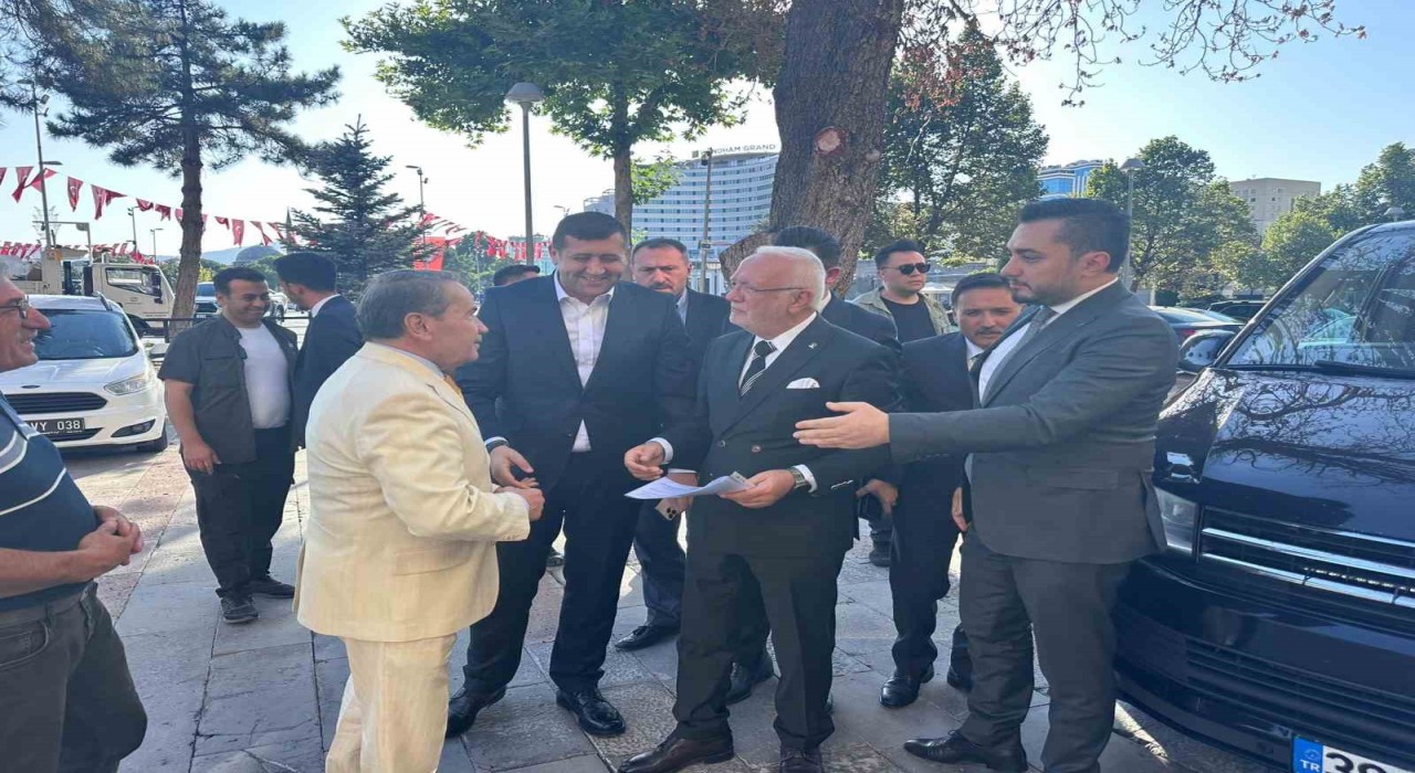 Elitaş Vali Çiçeki ziyaret etti