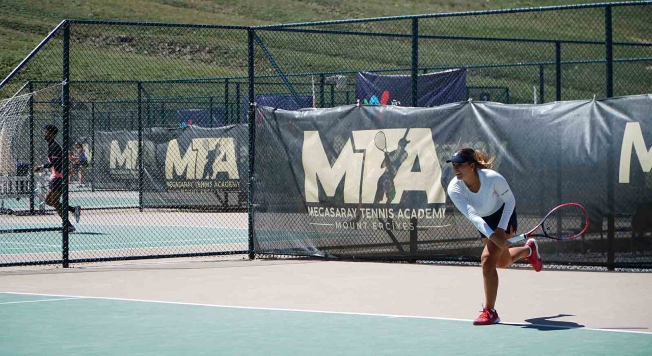 Erciyesteki Dünya Tenis Turunda finaller pazar günü oynanacak