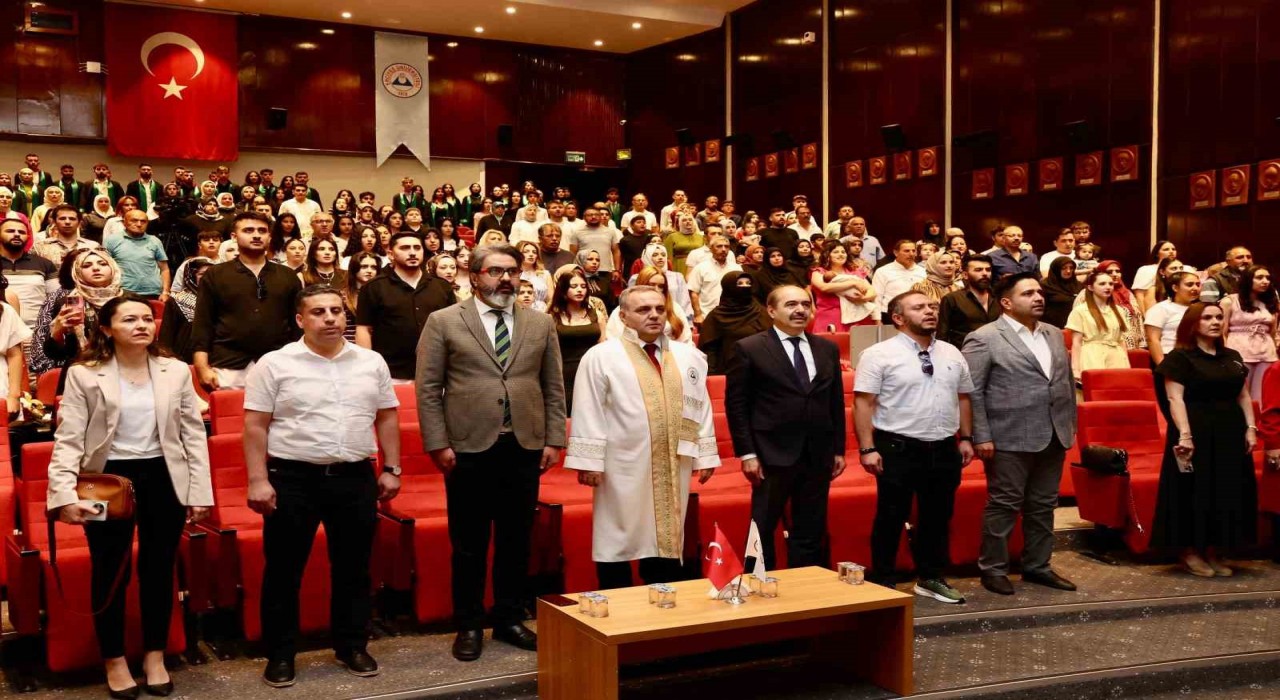 ERÜ İİBF ve Adalet MYOda mezuniyet sevinci
