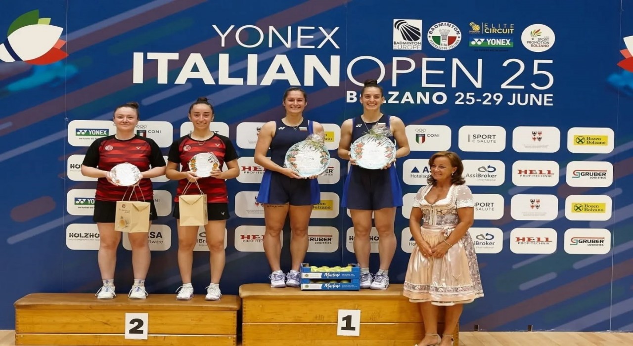 Erzincan badminton takımı İtalyadan madalya ile döndü
