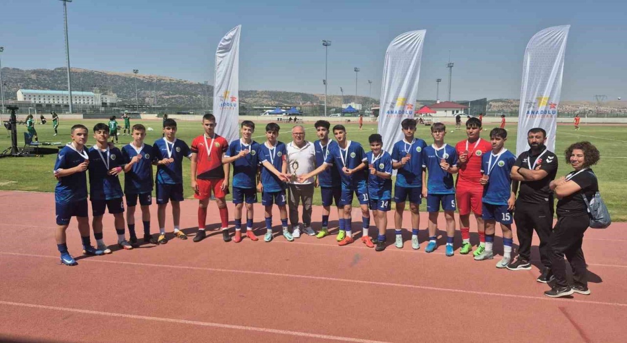 Erzincan Futbol Takımı Anadolu Yıldızlar Liginde Türkiye üçüncüsü oldu