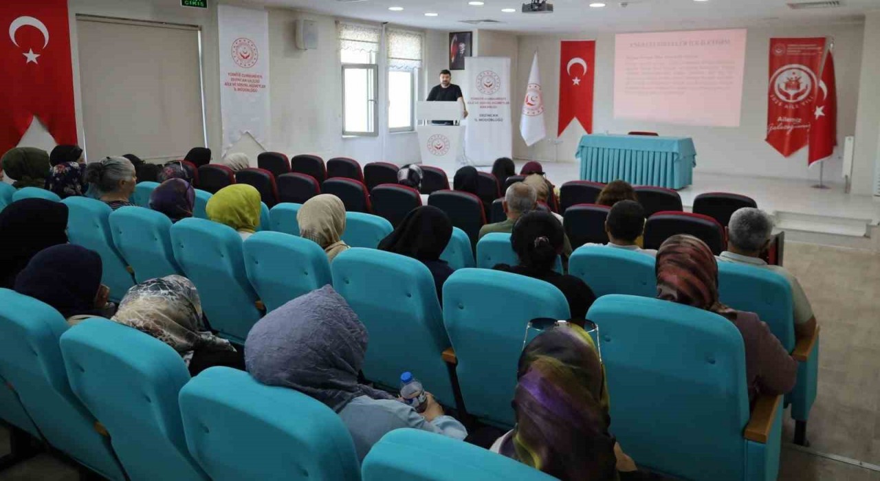 Erzincanda bakım personellerine ‘Engelli Bireylerle Etkili İletişim eğitimi verildi