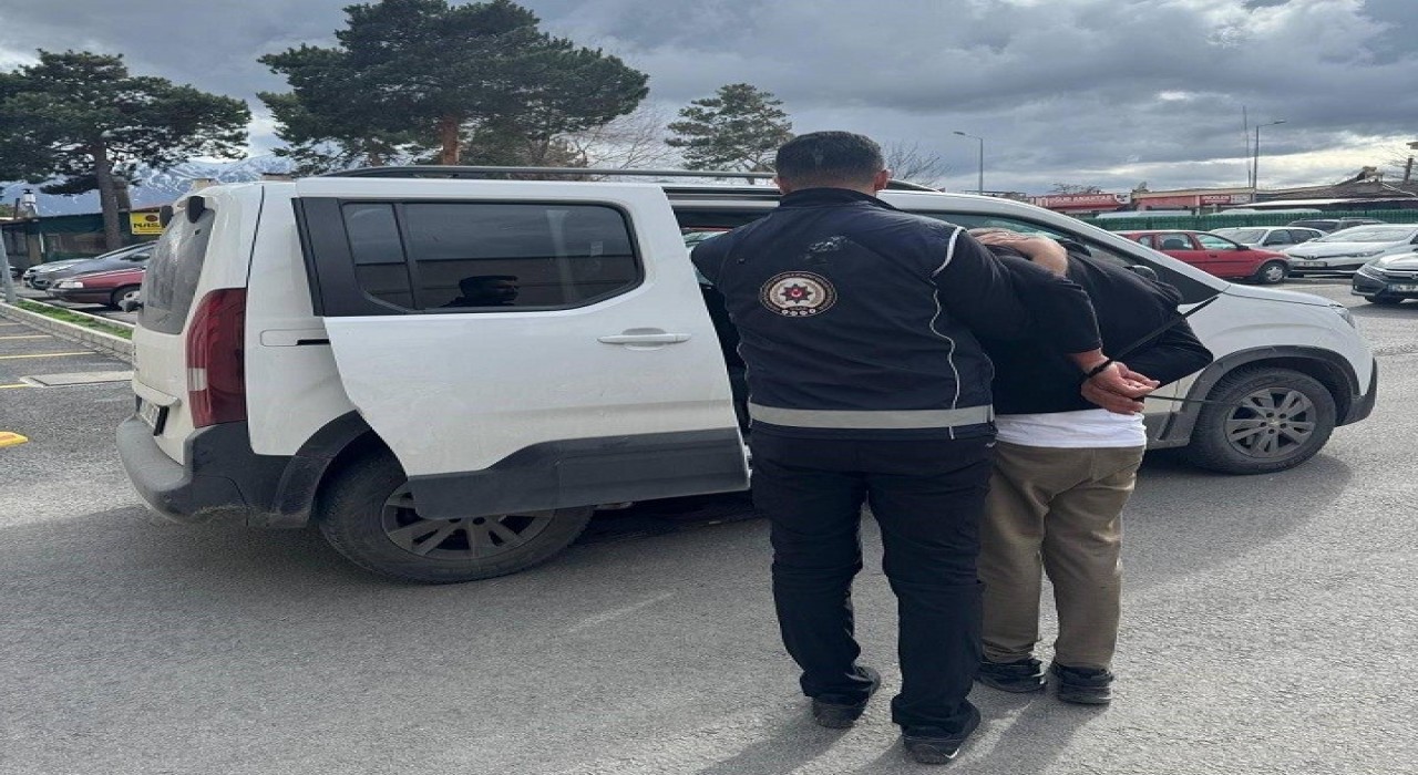 Erzincanda çeşitli suçlardan kesinleşmiş hapis cezası bulunan 18 aranan şahıs yakalandı