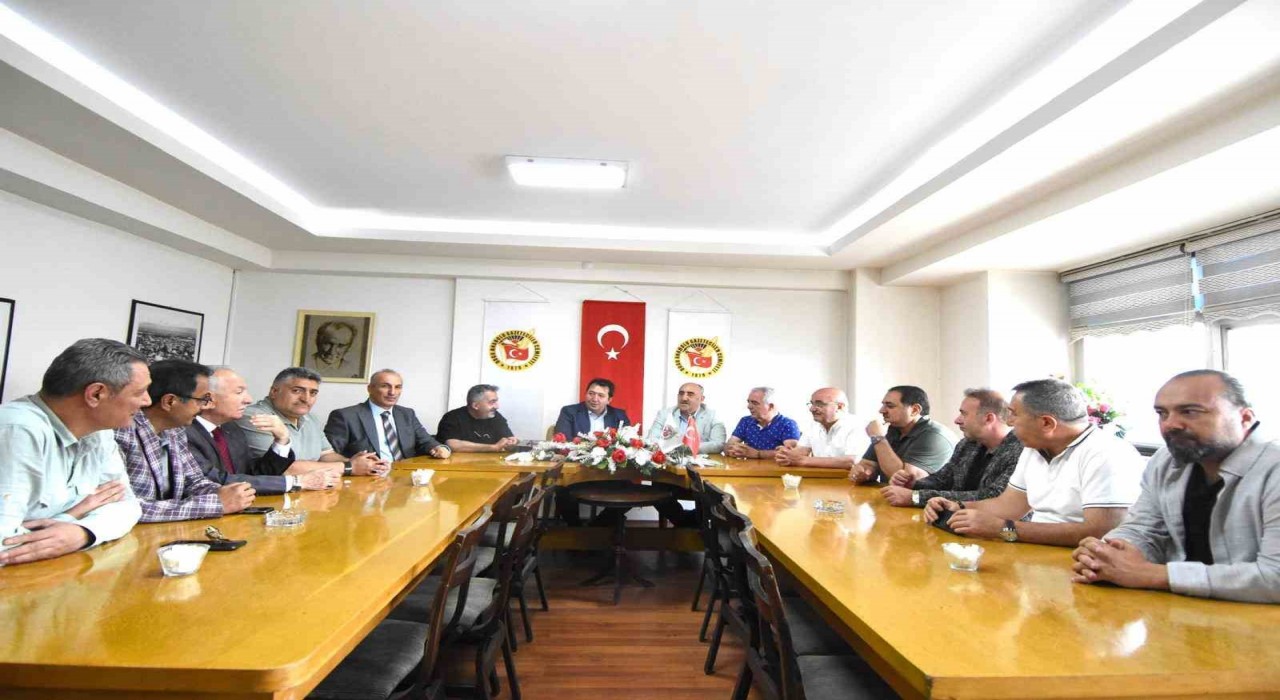 Erzurum Kent Konseyinden DAGC Başkanı Türkeze hayırlı olsun ziyareti