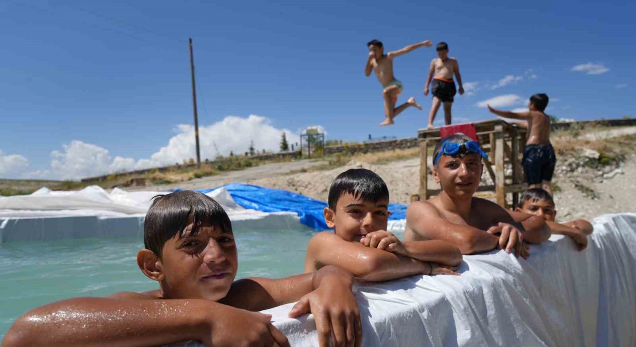 Erzurumun sıcak yaz günlerinde yürekleri serinletti