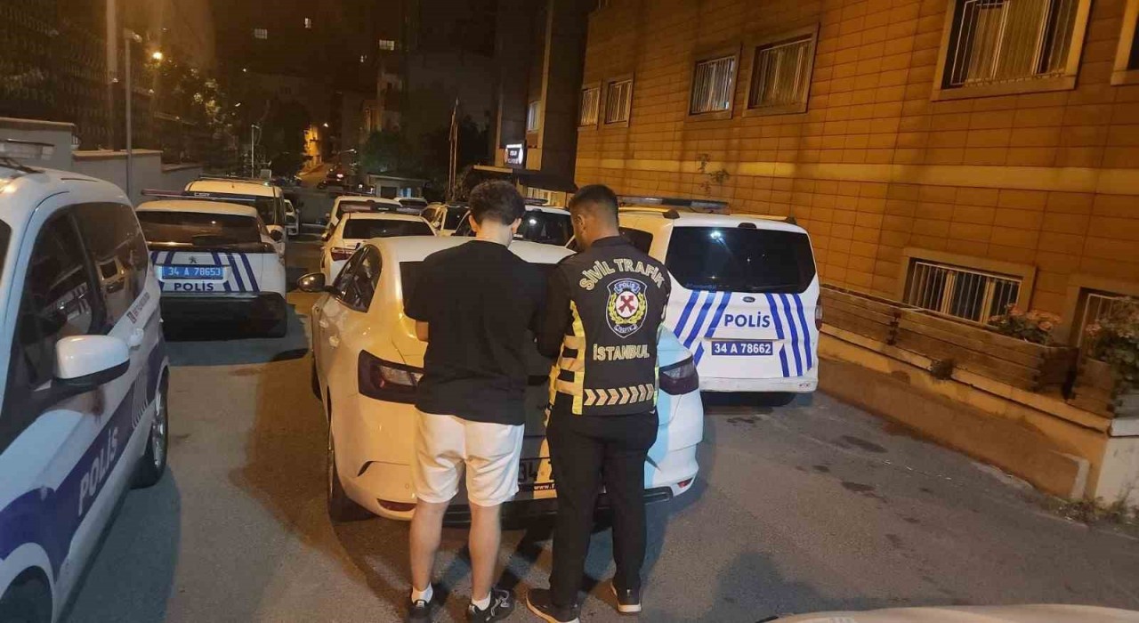 Esenlerde araçtan havaya ateş açtılar