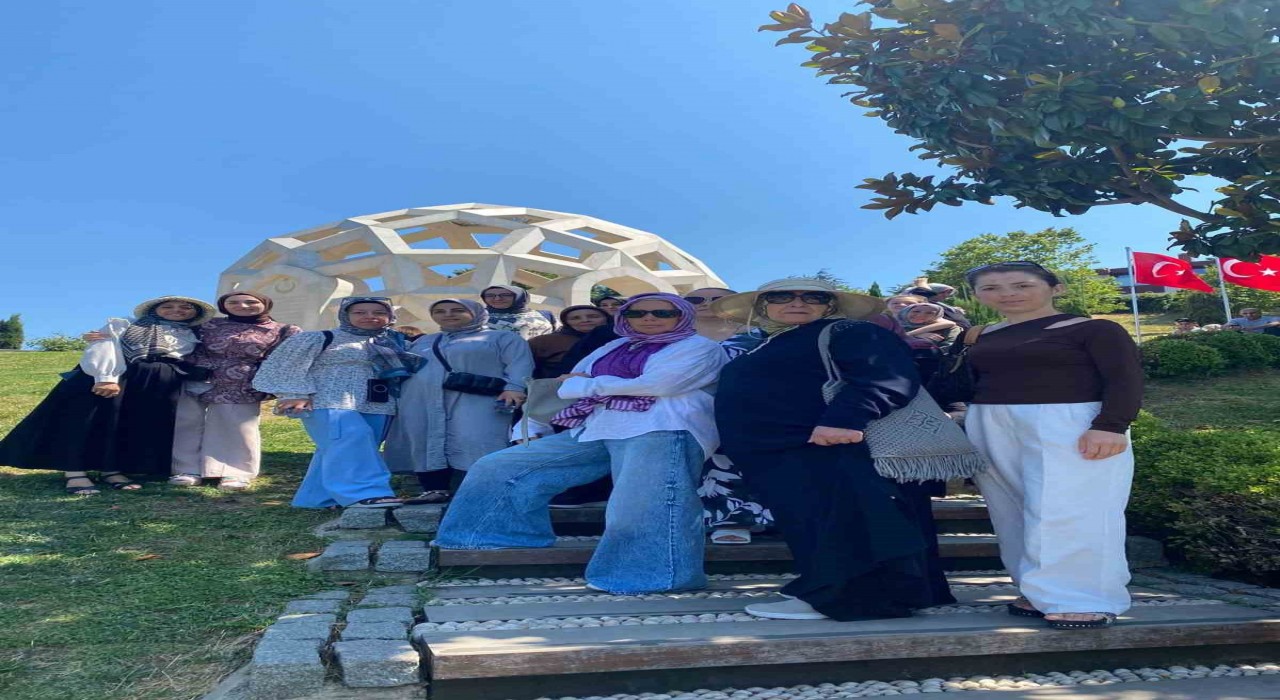 Esenyurt Belediyesi, vatandaşları 15 Temmuz Hafıza Müzesine götürdü