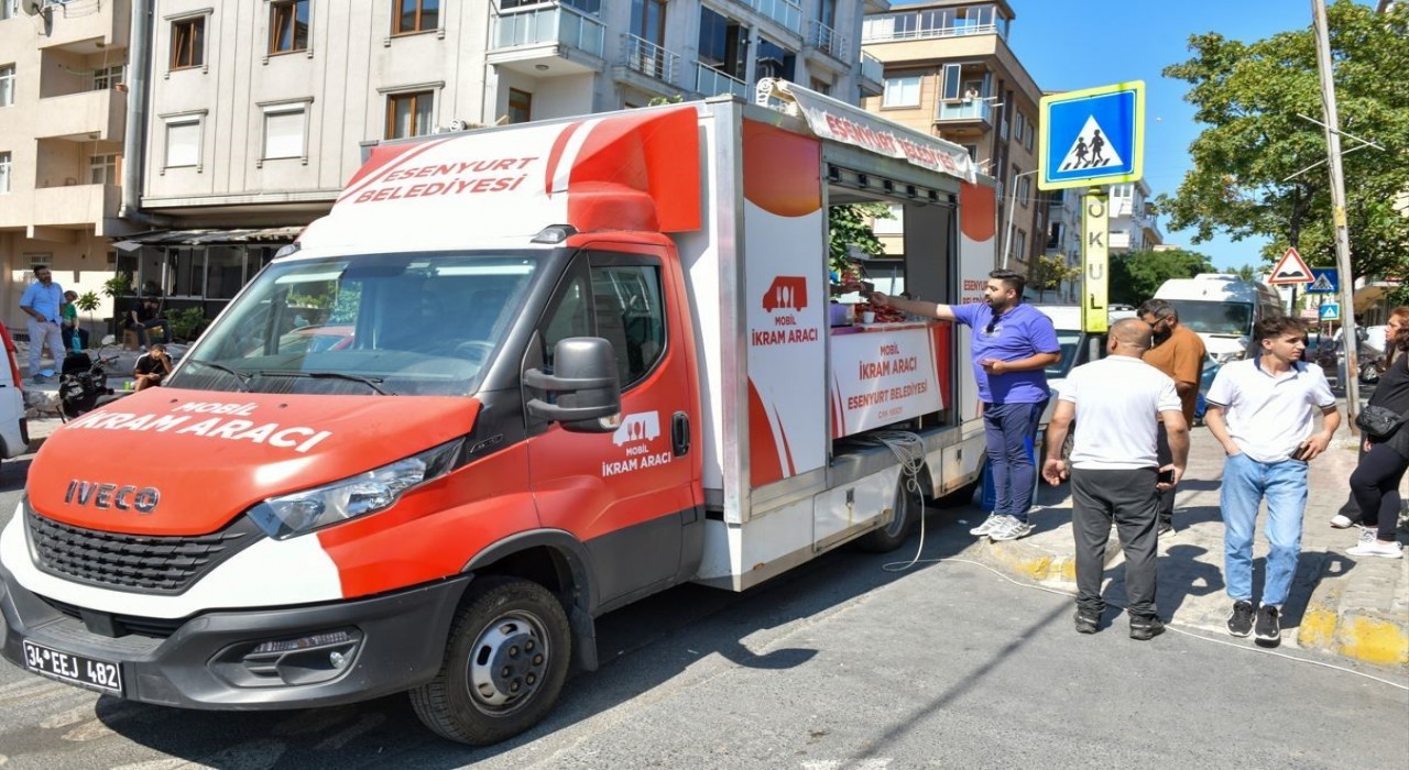 Esenyurt Belediyesinden sınav günü öğrencilere ikram desteği
