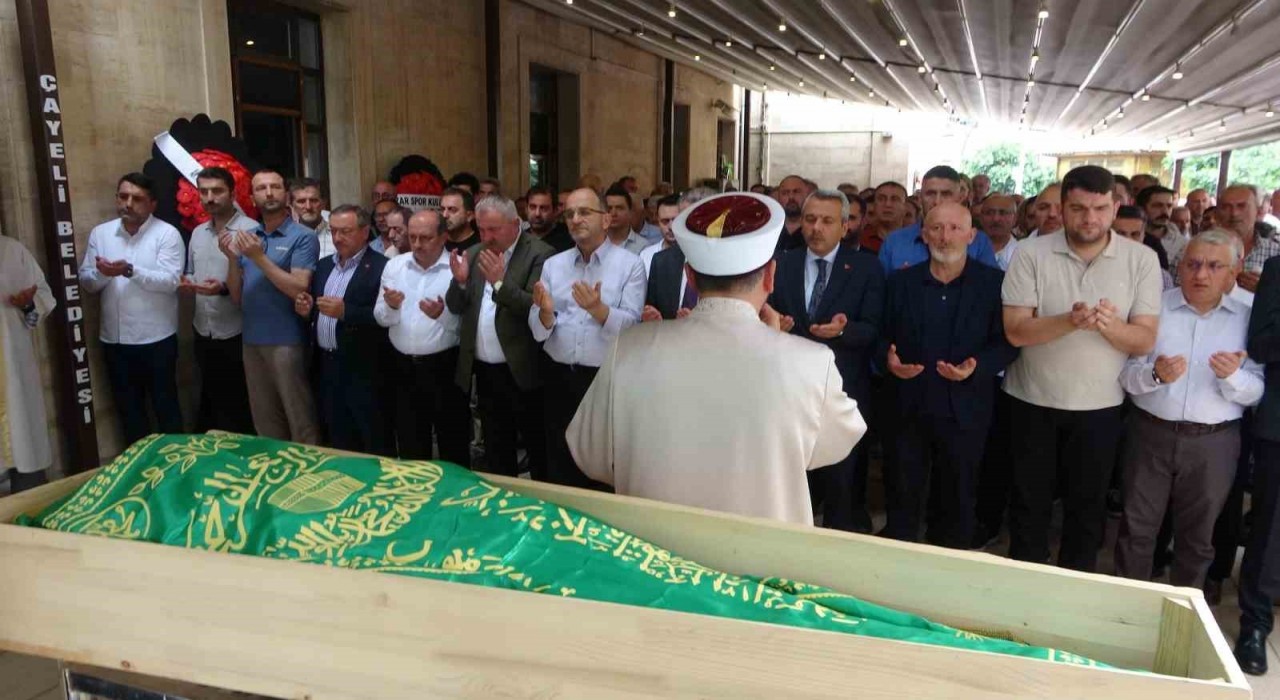 Eski Milletvekili Ayarın babası son yolculuğuna uğurlandı