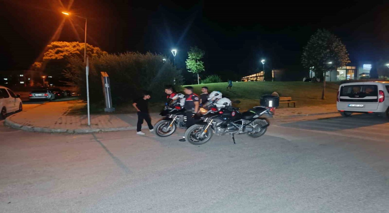Eskişehirde bıçaklı kavga: 14 yaşındaki çocuk yaralandı