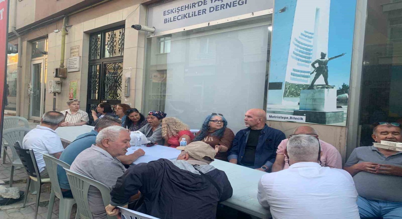 Eskişehirde yaşayan Bileciklilerden ‘Aşure İkramı