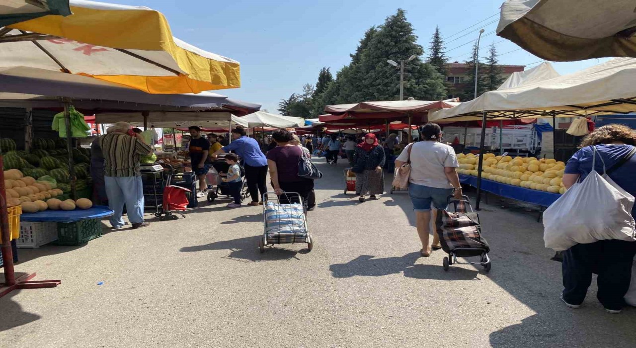 Esnaf Çarşamba Pazarının taşınmasını istemiyor