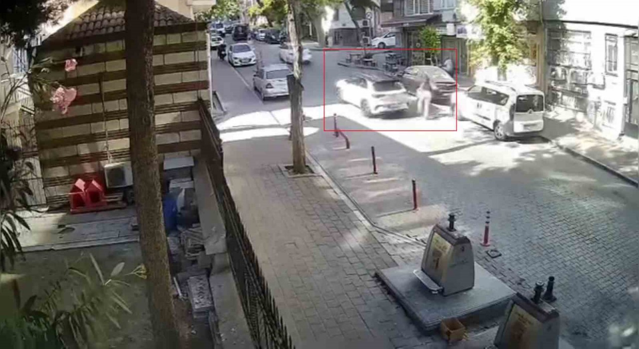Fatihte bir sürücü yolda yürüyen genç kadına dehşeti yaşattı: Önce sözlü taciz etti sonra aracıyla ayağının üzerinden geçti