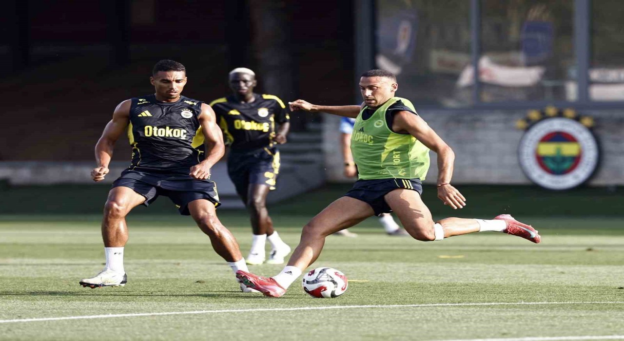 Fenerbahçe, hazırlıklarına Samandırada devam etti