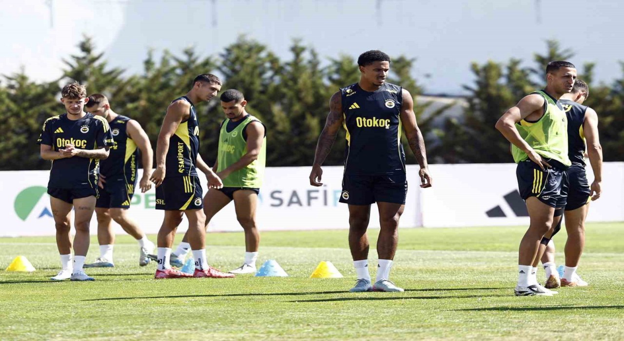Fenerbahçe, yeni sezon hazırlıklarına devam ediyor