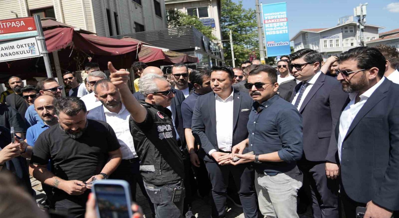 Fenerbahçe Yüksek Divan Kurulu Başkanlığına 9 bin 700 imza teslim edildi