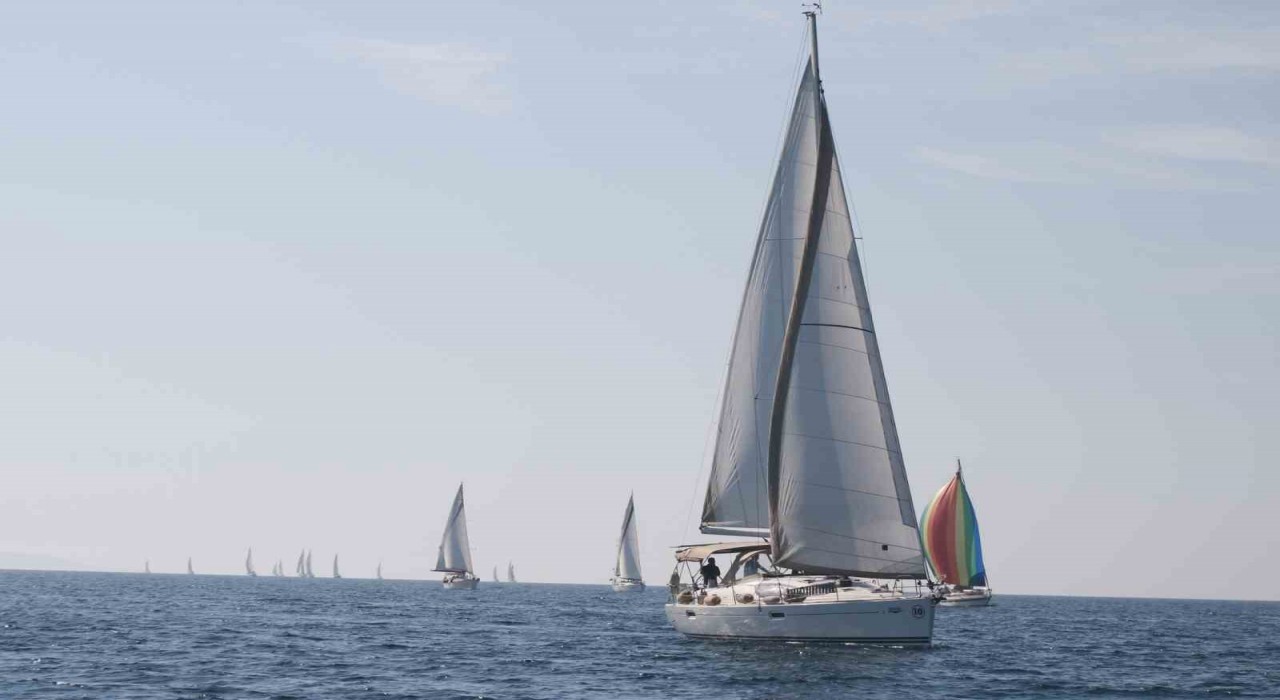 Foça, yelken şenliğine hazırlanıyor