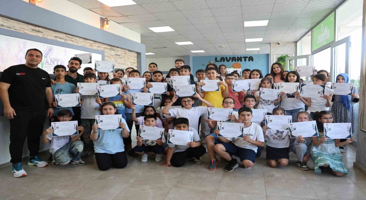 Gakgo Spor Kulübünde başarı gösteren 67 sporcuya sertifikaları verildi