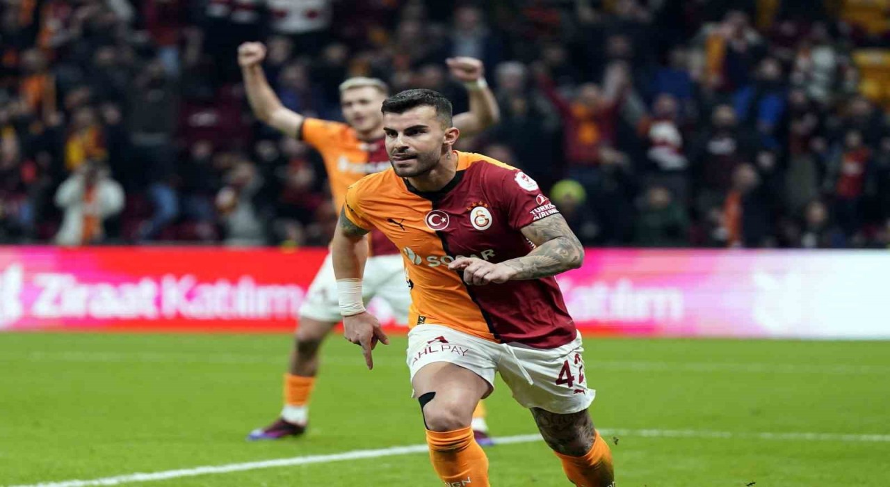Galatasaray, Abdülkerim Bardakcı ve Kaan Ayhan ile sözleşme yeniledi