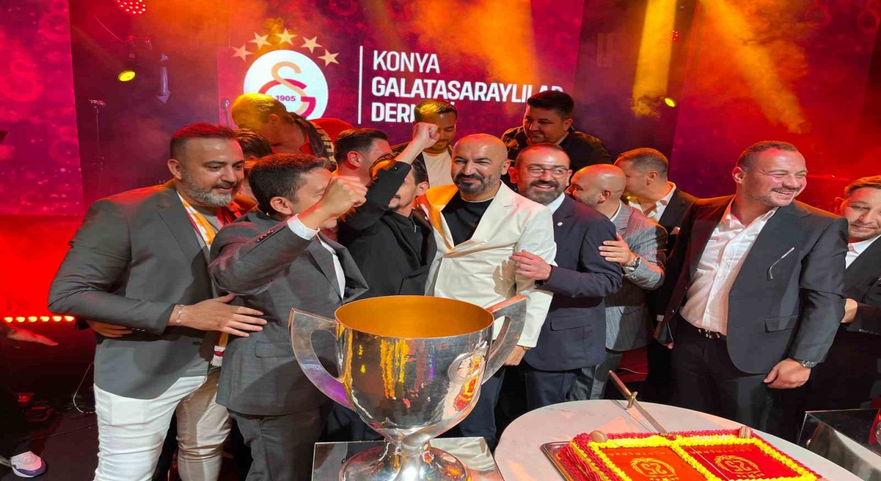 Galatasarayın 25. şampiyonluğu Konyada kutlandı