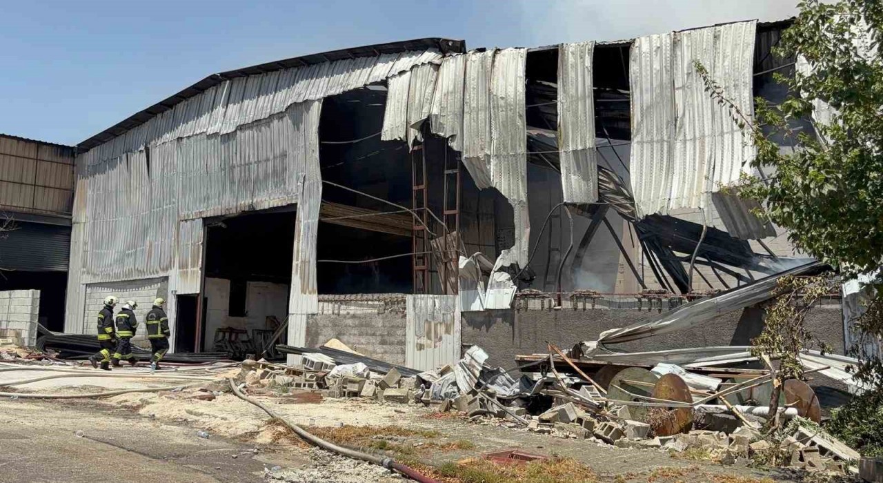 Gaziantepte halı fabrikasındaki yangın söndürüldü