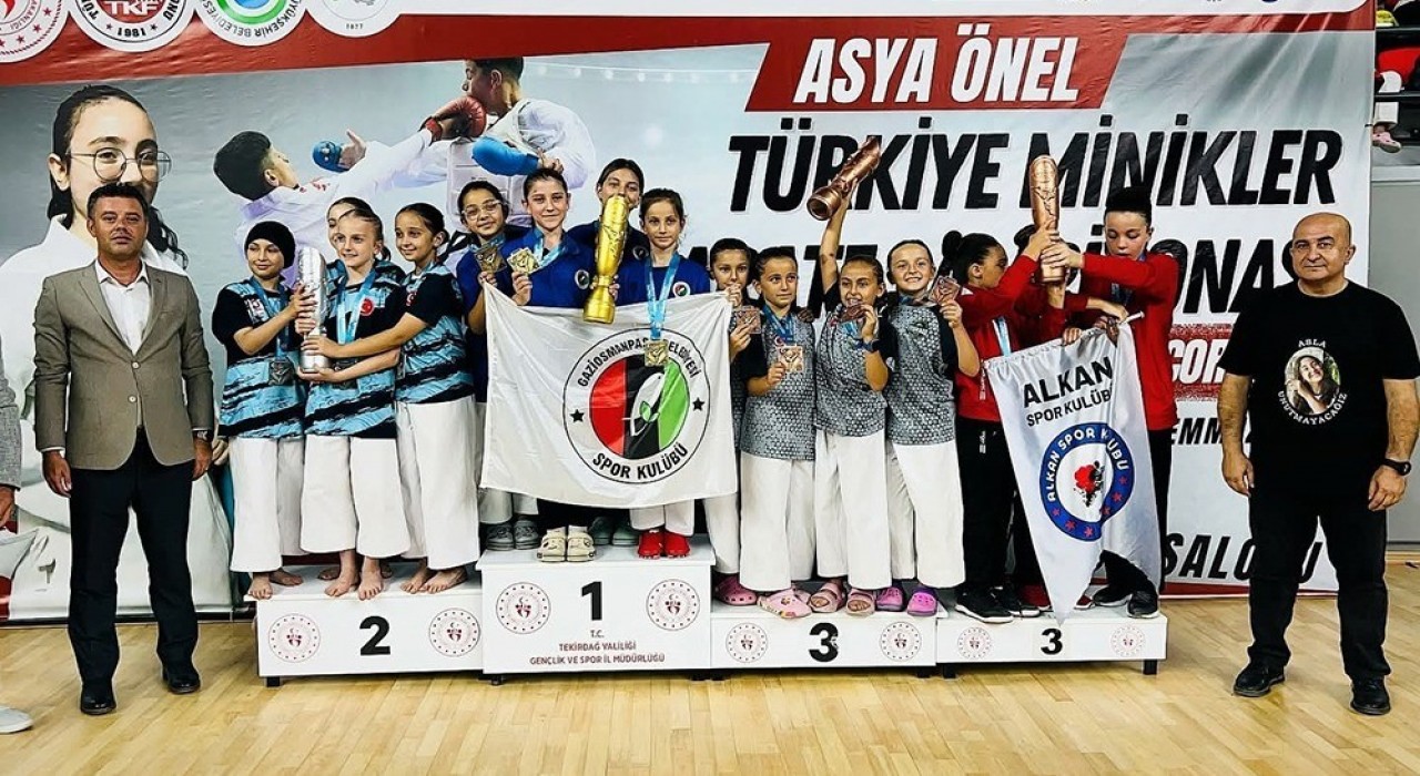 Gaziosmanpaşa Belediyesi Karate Takımı, Türkiye Şampiyonu Oldu