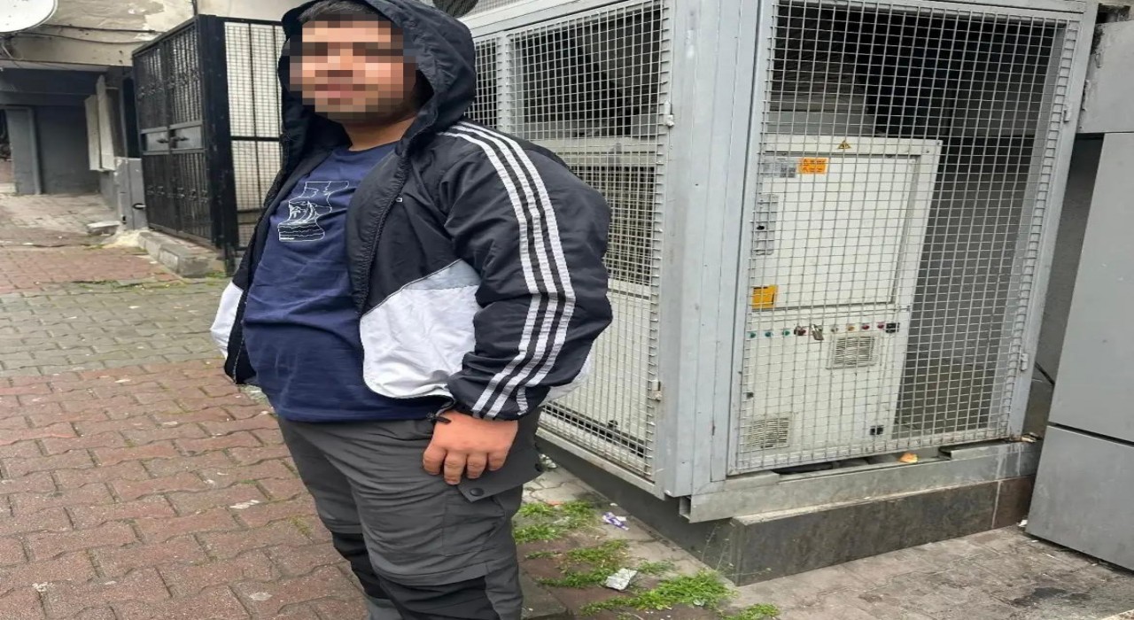 Gaziosmanpaşada engelli vatandaş dehşeti yaşadı: Telefonunu çaldı, şikayet edince benzin döküp yaktı