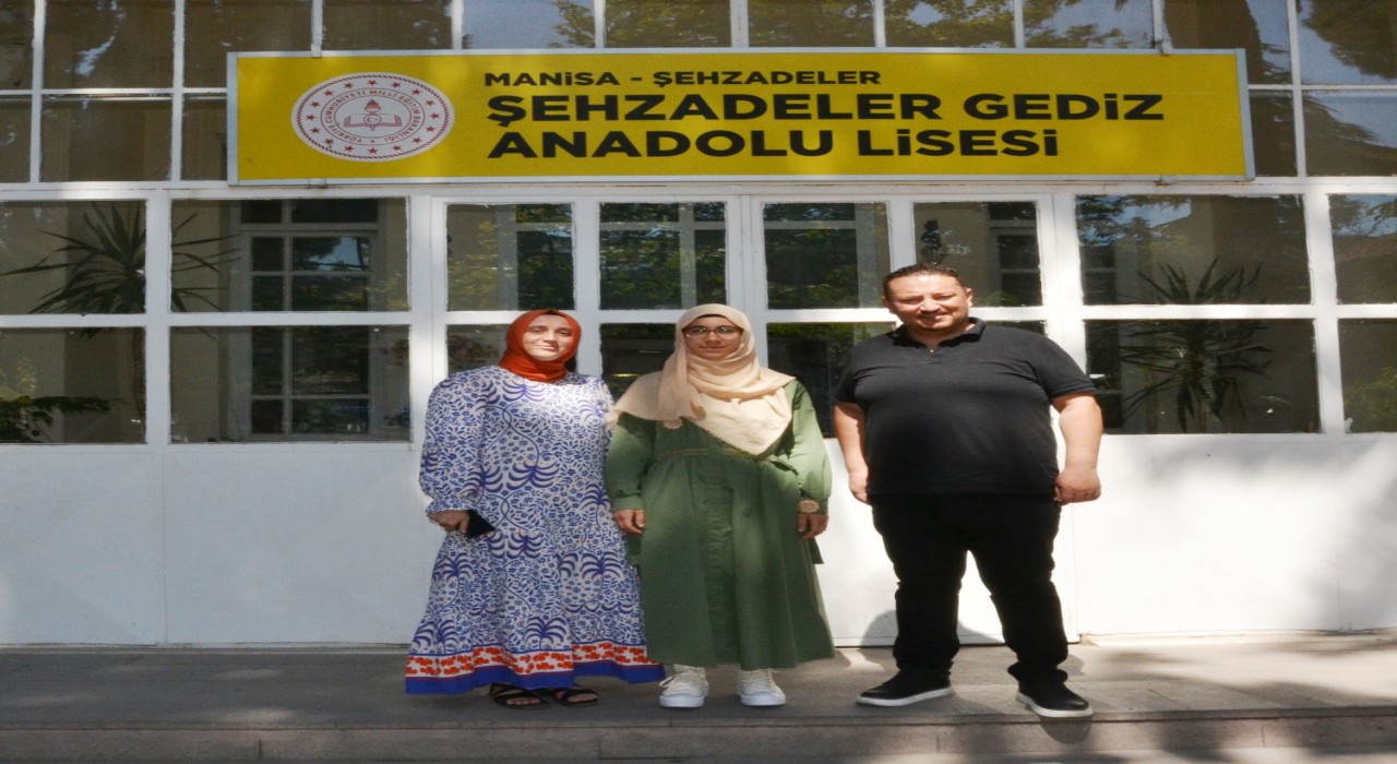 Gediz Anadolu Lisesi öğrencilerinden YKSde tarihi başarı